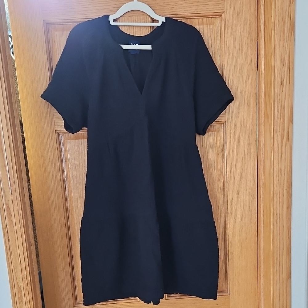 NWOT 100 % Cotton GAP Black Short Sleeve Dress